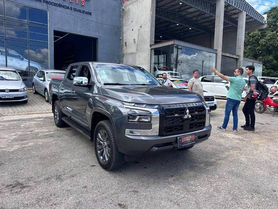MITSUBISHI TRITON 2.4 BITURBO DIESEL CD HPE 4X4 AUTOMÁTICO